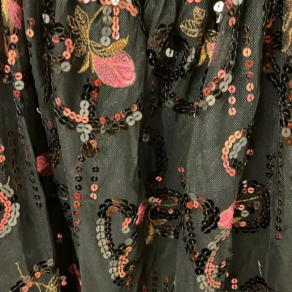 Glittery black tank top with lace - Picture 5 of 9